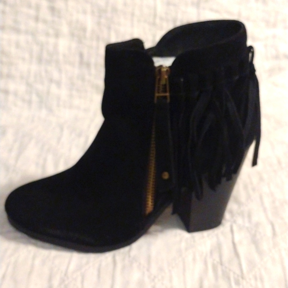 Fringe suede ankle boots- size 5.5